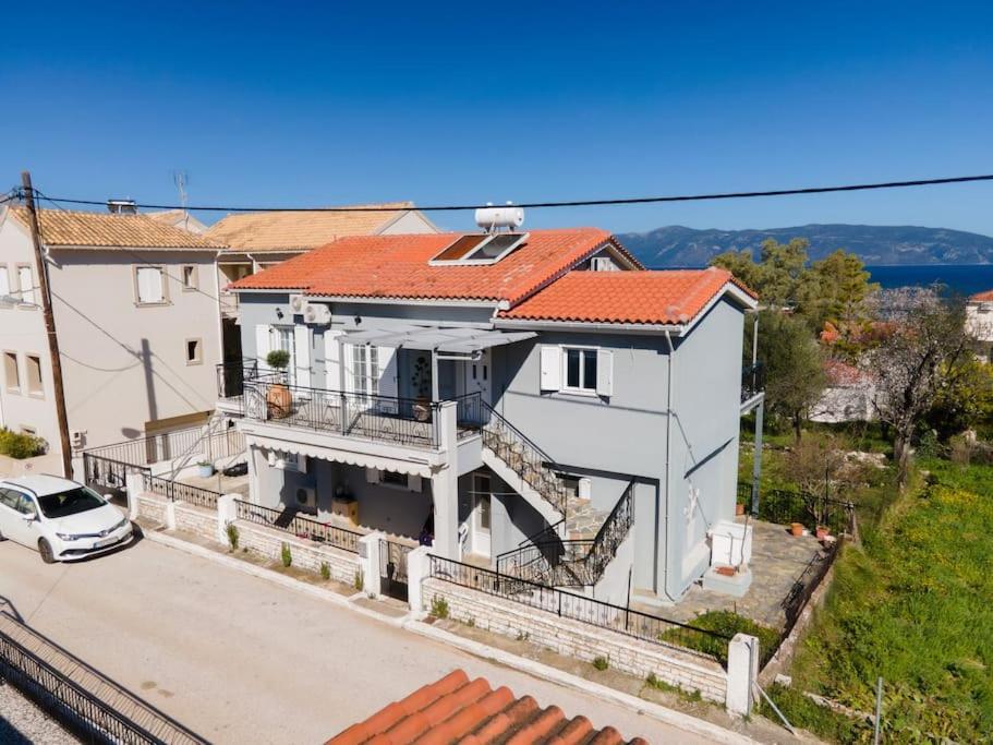 Eleni's House * Karavomylos
