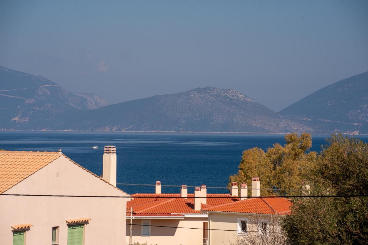 Apartment Eleni's House Karavomylos